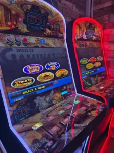 Máquina de casino con cúpula, detalle de botonera