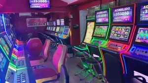 Máquinas de casino instaladas a porcentaje en un local comercial